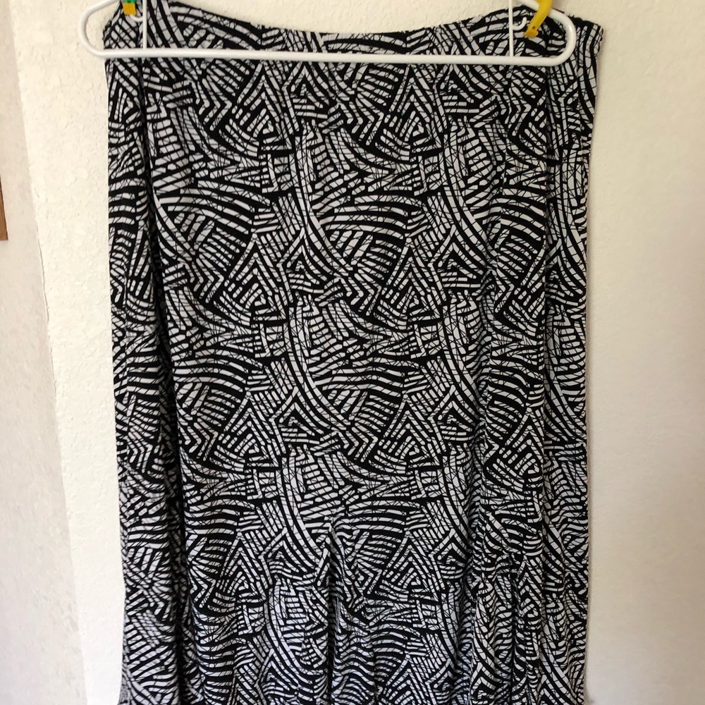Skirt - Picture 3 of 4